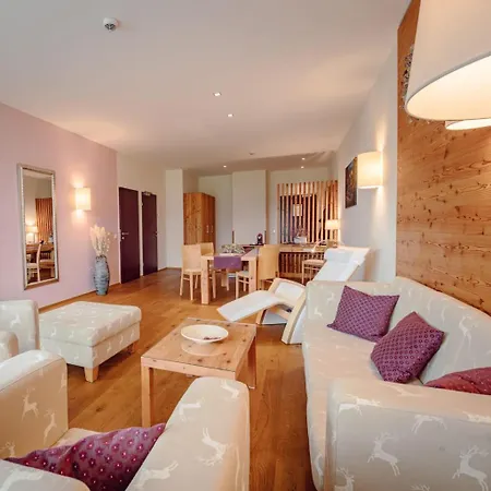 Narzissen Vital 4*